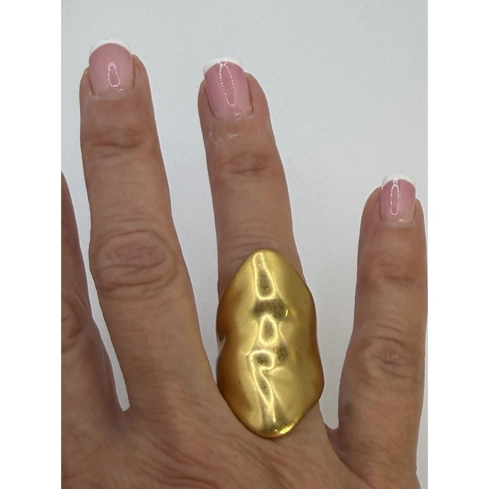 Kendra Scott Holland Cocktail Ring Gold Tone Size 6 Bold Modernist Statement